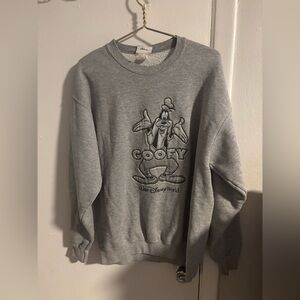 Disney Goofy Crewneck Sweatshirt Large Gray Walt Disney World Graphic 
(923)